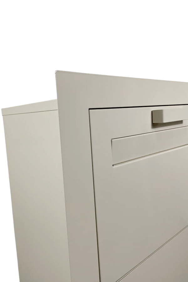 The Tassie Devil Ivory Colour fence mounted parcel box by Handybox Parcel Boxes close up of the finish